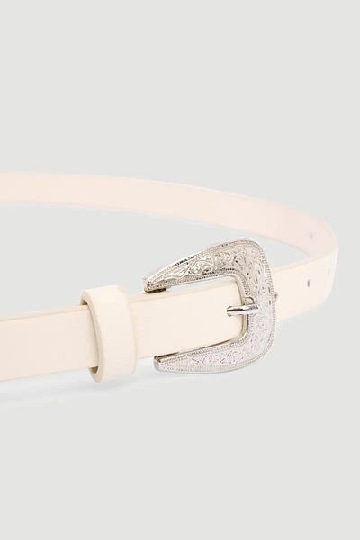 Gusto Ecru Colored Buckle Motif Belt