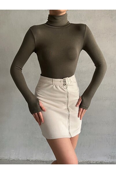 BEJNA Khakifarbene, weiche Damenbluse mit Rollkragenpullover und Fingerdetail