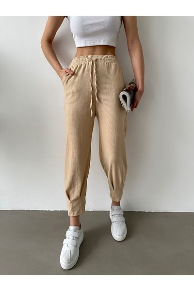 BEJNA Beigefarbene Hose mit Bundfalten für Damen
