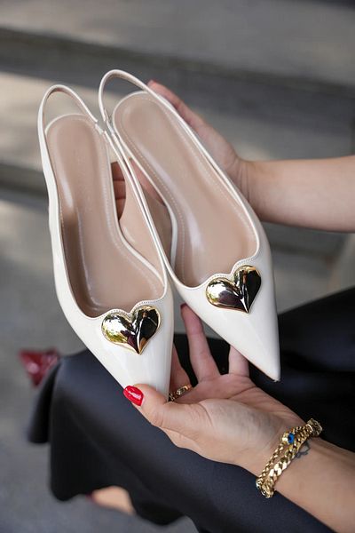 LamintaGlobal Palmy Ecru Patent Leather Heart Detailed Women's Heeled Shoes