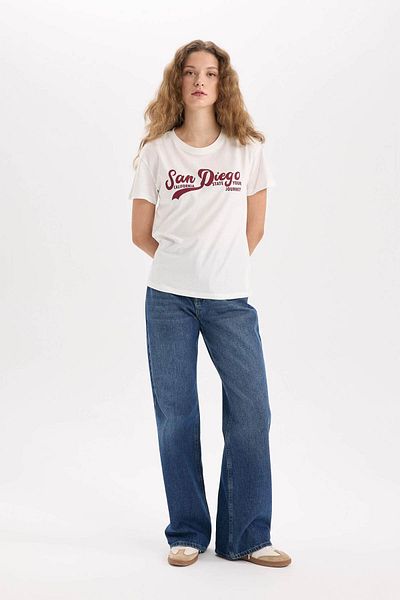 DeFacto Bedrucktes Kurzarm-T-Shirt mit normaler Passform und Rundhalsausschnitt D9598AX25SM
