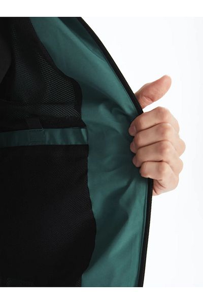 LC Waikiki Ανδρικό αδιάβροχο με κουκούλα XSIDE Green Standard Fit