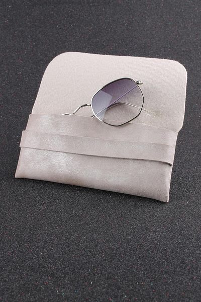 By Marine Cream Faux Leather Cover Glasses Case - 24Gklfsnr04