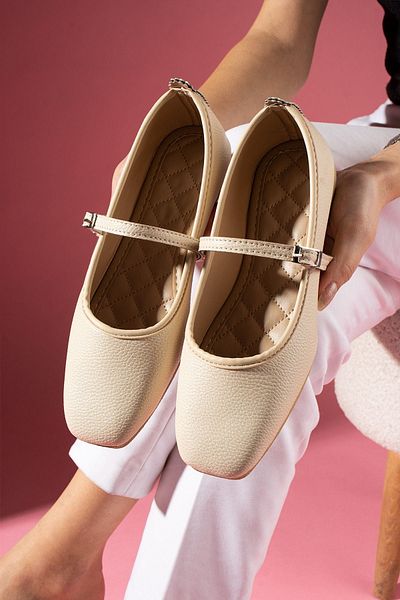 FUGA MODA Balerini Belton Beige cu curea naturală cu cataramă