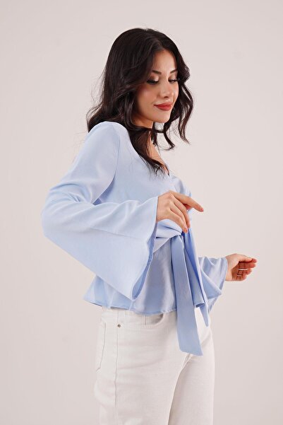Hipo Trend Bluză albastră cu volan cu decolteu în V