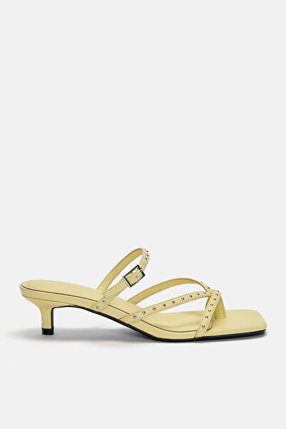 Pull & Bear Zımbalı ve topuklu terlik