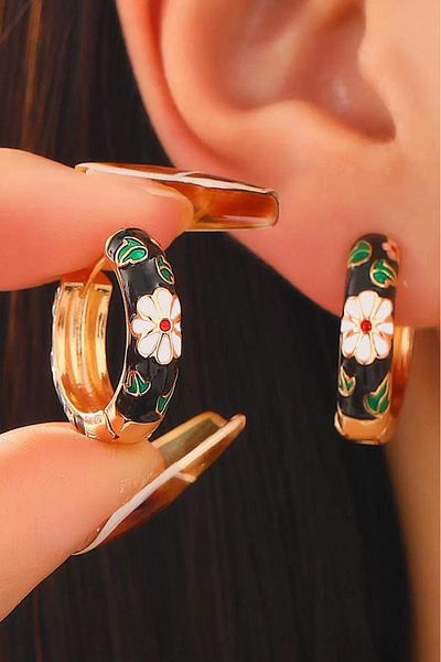 ARTEMİSİA Women's Vip Series Antiallergic Tarnish-Free Flower Motif Enameled Black Earrings 2.5 cm