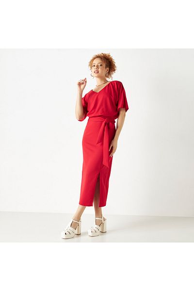 FAV V-neck Midi Dress with Short Sleeves and Tie-Up Belt