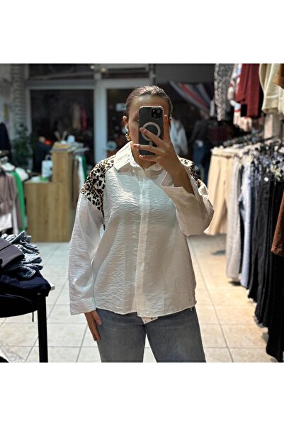 TRENDBUTİK Leopar Kol Detaylı Beyaz Krep Kumaş Gömlek Düğme Kapama Kadın