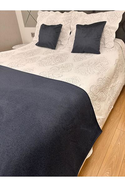 Becenhouse Bed Runner Set Double Spotted Blue Comfortable 1 Runner 2 Throw Pillows for Home and Hotels
