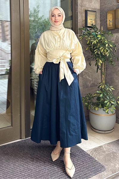 Ovn. Σετ πουκάμισο και φούστα Emile Beige-Navy Blue - Λεπτομέρεια ζώνης μέσης