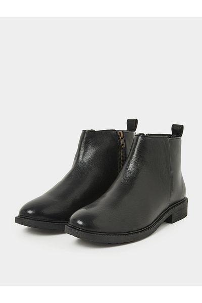 Styli Chelsea Boots in Textured Faux Leather