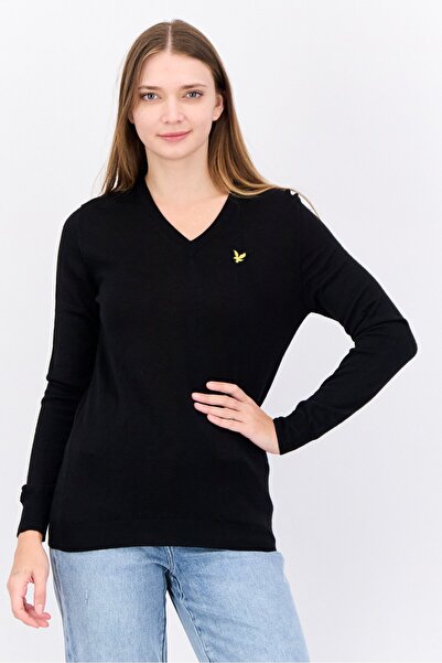 Lyle & Scott كنزة نسائية بشعار مطرز على شكل حرف V، باللون الأسود