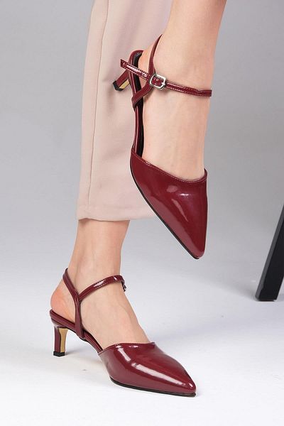 Mio Gusto Filippa Burgundy Color Women's Heeled Shoes
