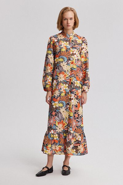 Touché Privé FLOWERY DRESS WITH FLOWER DETAIL