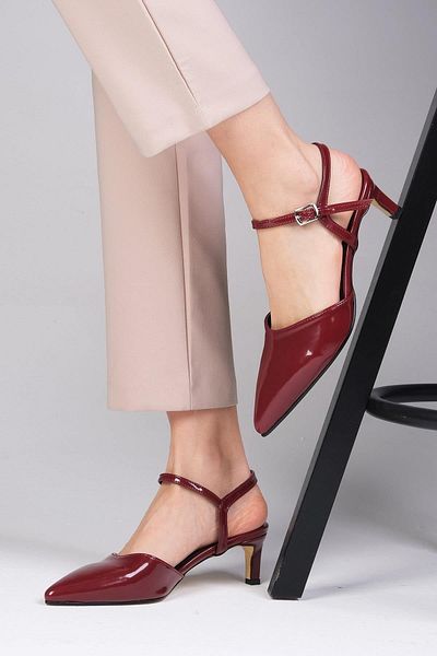 Mio Gusto Filippa Burgundy Color Women's Heeled Shoes