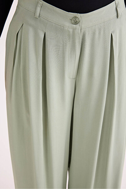 Vitrin Pleated Wide Leg Trousers