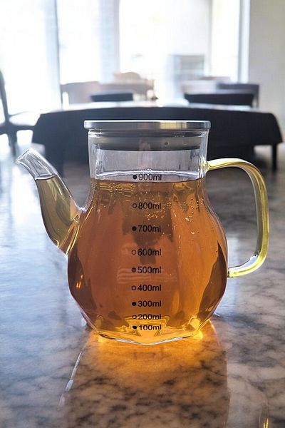 Kitchen Way 900ml Borosilicate Glass Oil Pot with Metal Lid Leak Proof Kw-396