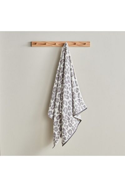 Home Box Opulence Leopard Yarn Dyed Jacquard Turkish Cotton Bath Towel 70x140 cm