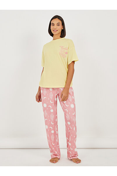 Styli طقم بيجامة بطبعة القمر وقميص تي شيرت برسومات القهوة والريف