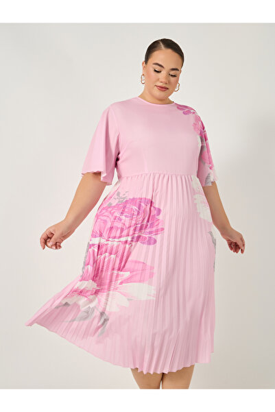 Styli Plus Size Floral Print Pleated A-Line Midi Dress