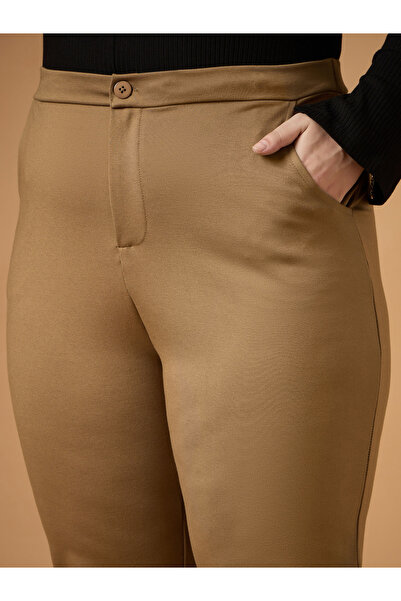 Sassafras By Styli Plus Size Solid Mid Rise Slim Fit Pants