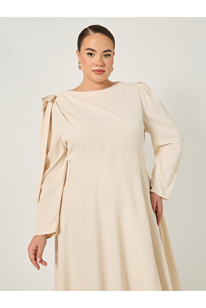 Styli Plus Cream Midi Dress with Shoulder Bow Detail