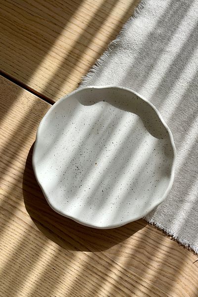 Mandalin Art Studio Granite Effect Round Curved Decorative Plate 20 cm