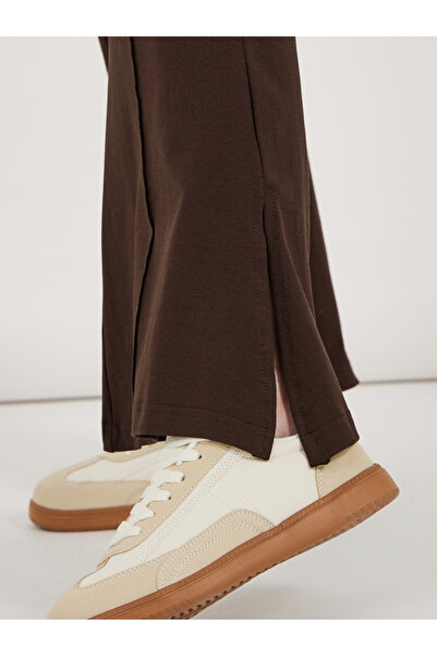 Styli Solid Fit and Flare Leggings with Slit Hem