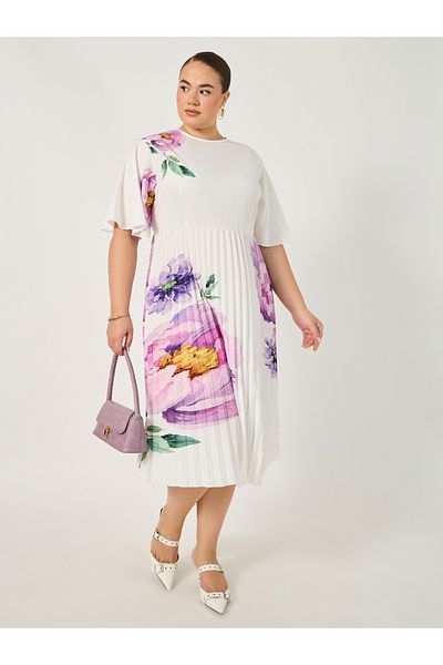 Styli Plus Size Floral Print Pleated A-Line Midi Dress