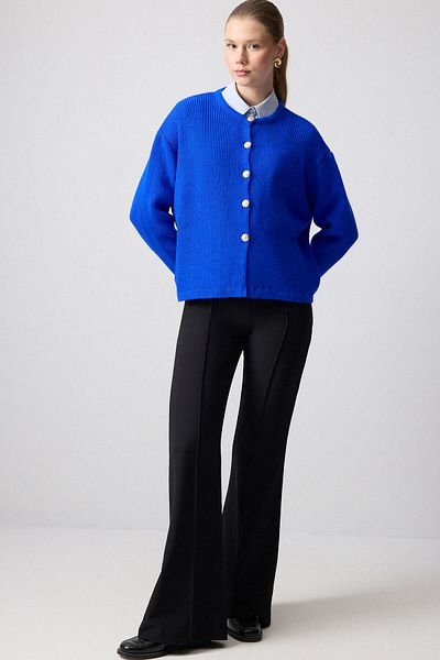 Touché Privé Gold Button Short Cardigan