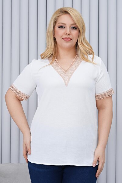 Siyezen Plus Size Lace Detail V-Neck Blouse