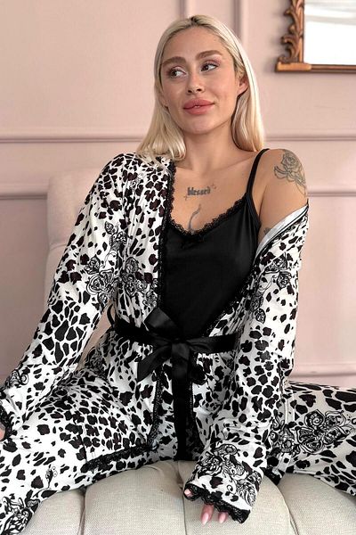 Pijamaevi Set pijamale pentru femei Black White Wild Elegance cu halat tricotat exclusiv
