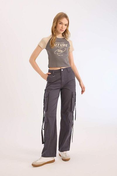 DeFacto Tricou cu mânecă scurtă, cu decolteu, cu imprimeu, cu mânecă scurtă, sezon nou