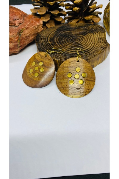 Porsuk Alternatif أقراط نسائية مصنوعة يدويًا من خشب الأبنوس مع نمط نحاسي