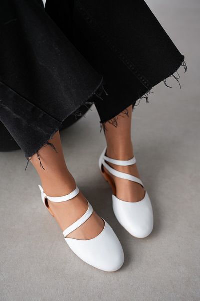 selinshoes Sooley Oval Toe Cross Band Detailed Ankle Strap Women's Ballerinas - White