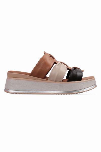 Lal Shoes & Bags Дамски чехли Abela от естествена кожа с три райета и висока подметка - кафяви