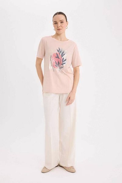 DeFacto Bedrucktes Kurzarm-T-Shirt mit normaler Passform und Rundhalsausschnitt E0917AX25SP