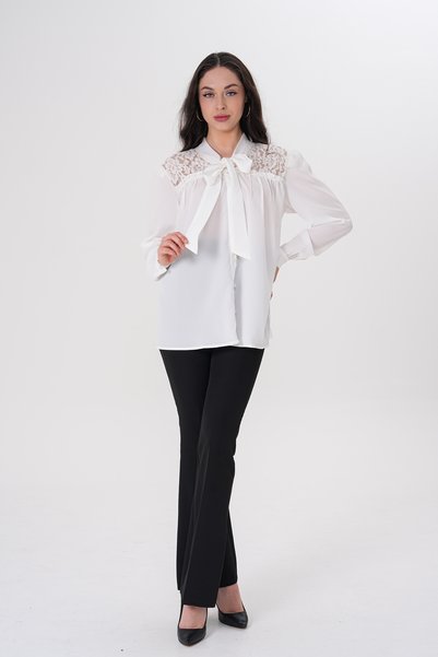 Loom Boutique قميص كريب نسائي مقاس كبير مزين بالدانتيل مع وشاح G0074