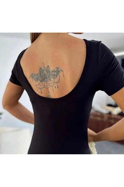 MODA Rochie de damă, cu mânecă scurtă, decoltată în spate, cu fante duble în față, din viscoză