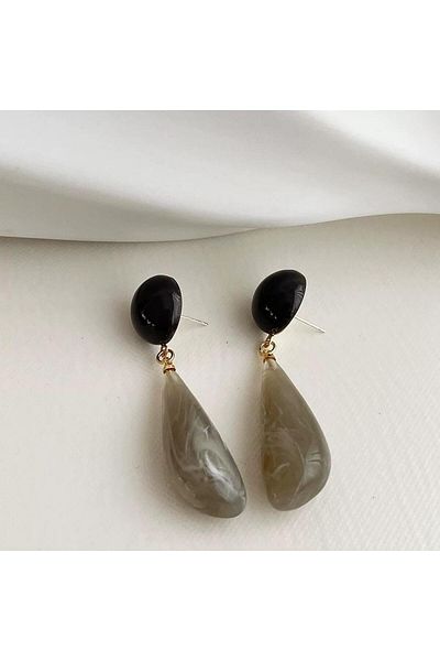 Pelin Aksesuar Gray Drop Stone Earrings