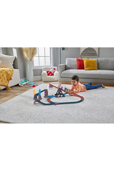 mattel Dobrodružná hrací sada Tomáš v křišťálových jeskyních s motorovou lokomotivou Tomáš