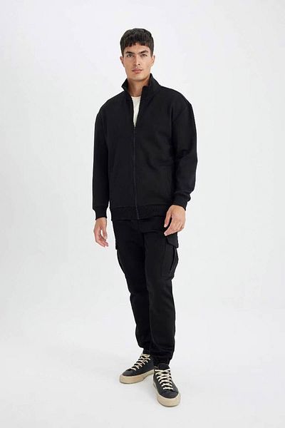 DeFacto Bequemes Basic-Sweatshirt mit Stehkragen und Taschen – D4971ax24au