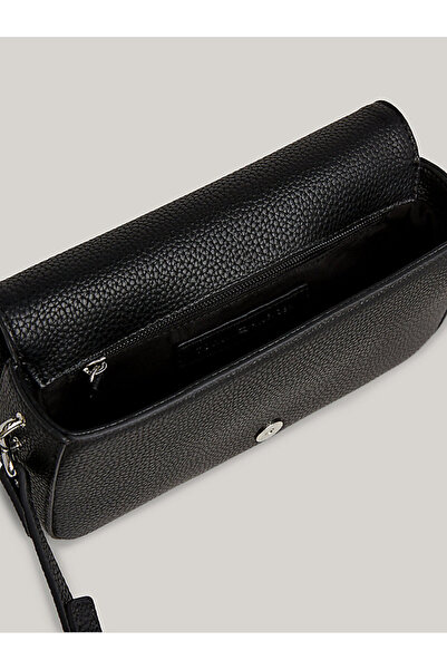 Tommy Hilfiger Kadın TH Emblem Flap Çapraz Çanta