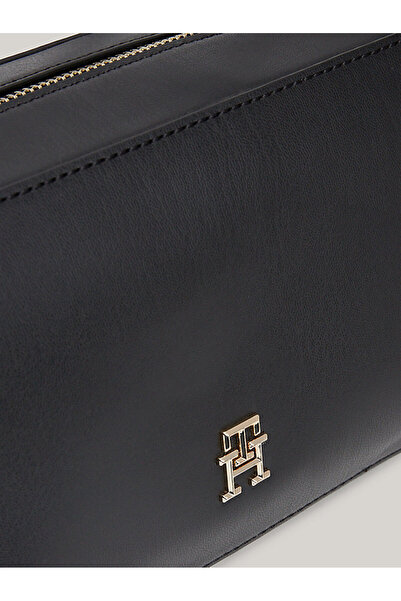 Tommy Hilfiger Kadın Chic Tote Siyah Askılı Çantası