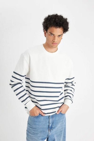 DeFacto Bequeme Passform – Gestreiftes Sweatshirt mit Rundhalsausschnitt D2397ax24au