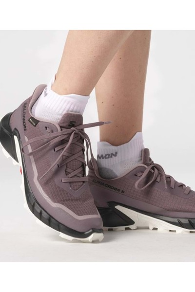 Salomon حذاء الجري Alphacross 5 Goretex للسيدات باللون الأرجواني