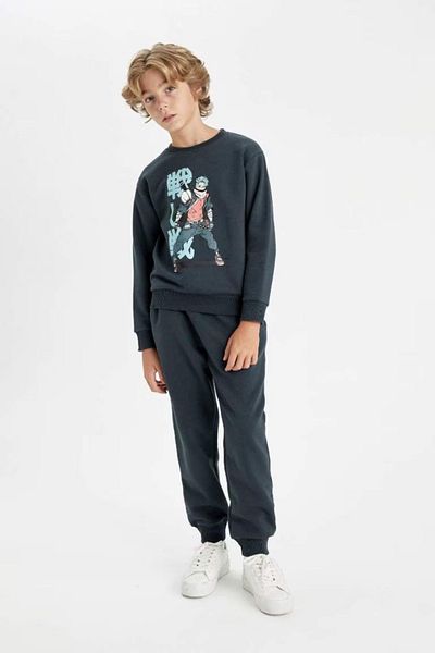 DeFacto Bedrucktes Sweatshirt mit Rundhalsausschnitt und elastischer Jogginghose für Jungen, 2er-Set – D2038a824au