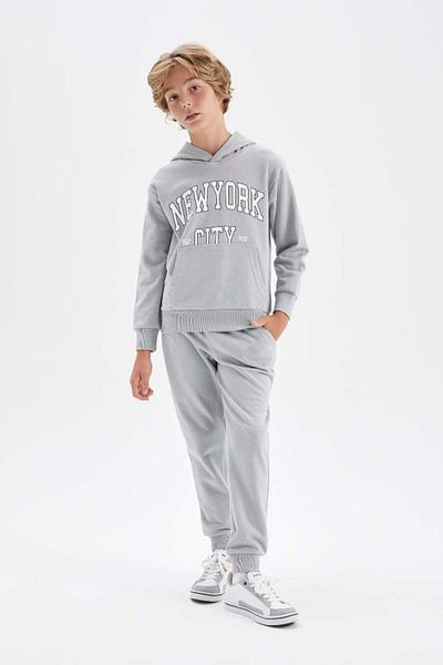 DeFacto 2-teiliges Set für Jungen – bedrucktes Sweatshirt mit Kapuze und Jogginghose