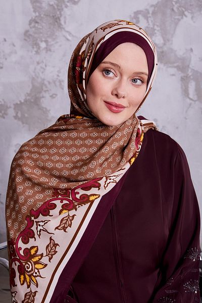 Levidor Plum Daisy Pattern Royal Shawl